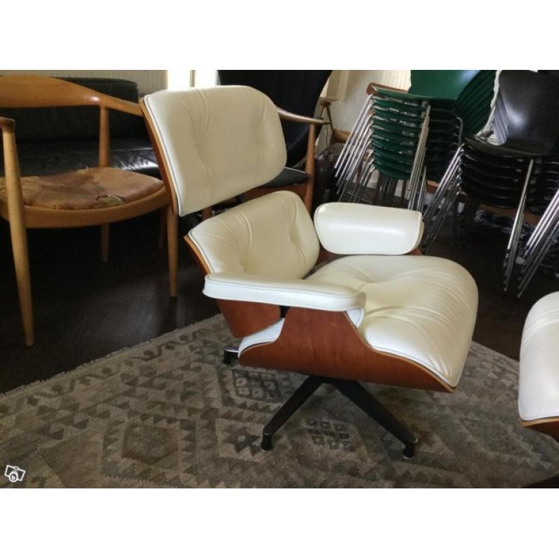 Fåtölj Eames Loungechair av Herman Miller