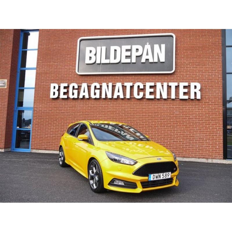 Ford Focus ST III 2.0 250 5-d -15