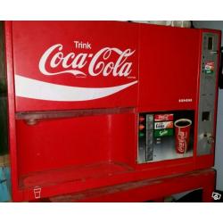 Coca cola prylar, läskmaskin,skylt,ektunna